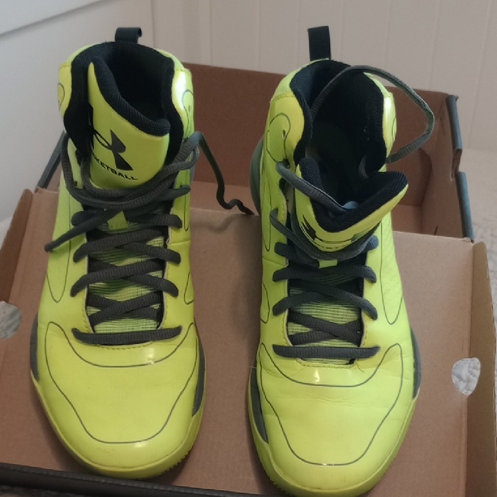 Under Armour Neon Green Athletic Shoes